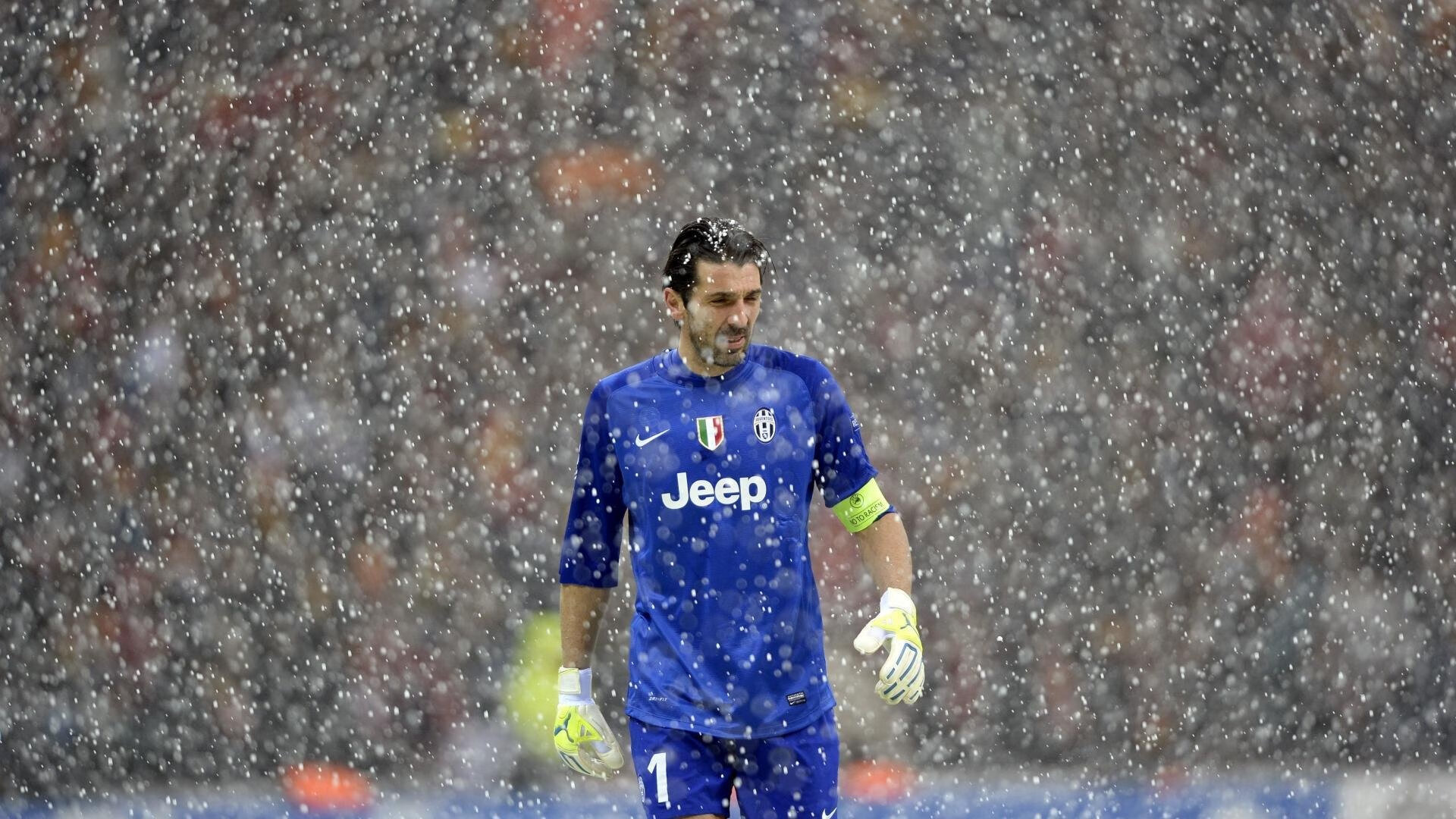 爱游戏官方-“中国足球裁判技术培训班全国巡讲圆满结束”，足球裁判培训视频